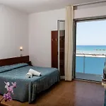 Sayonara Hotel 3*