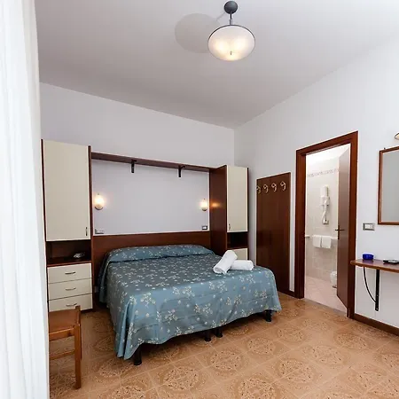 Sayonara 酒店 西尼加利亚